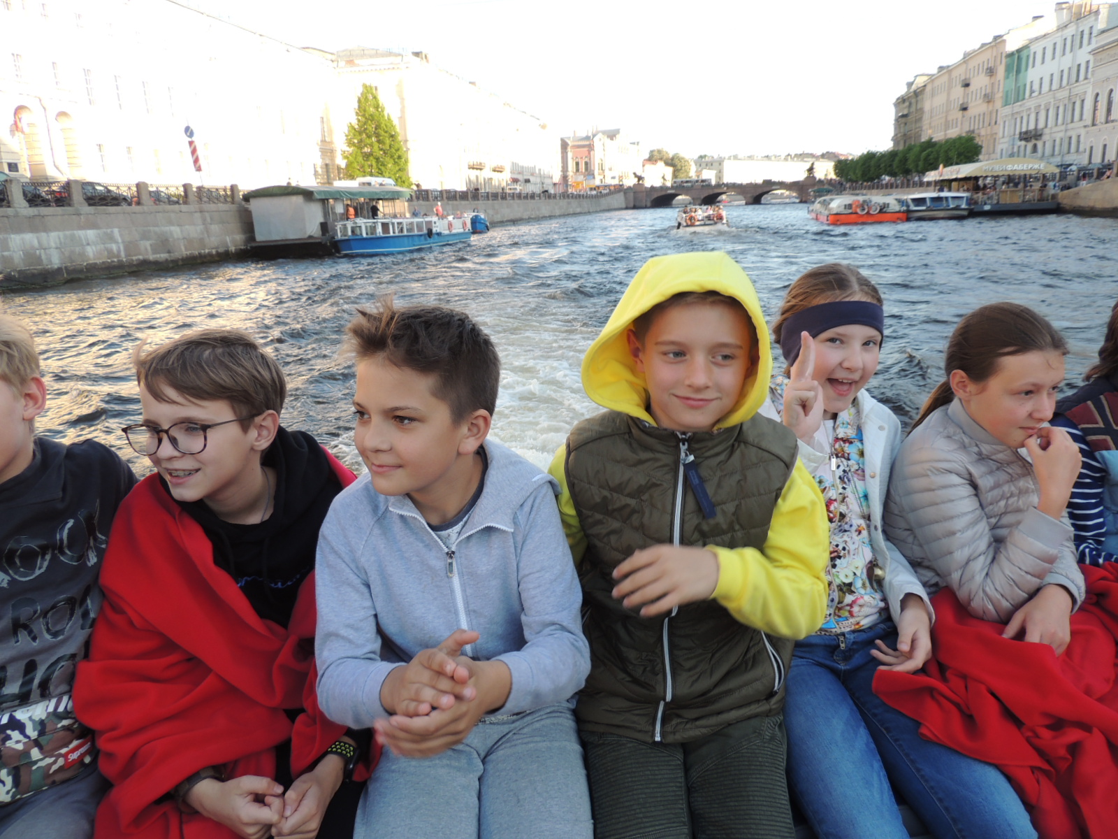 Путешествие из Москвы в Санкт-Петербург