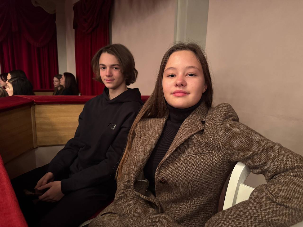 Литература на сцене: учащиеся 8 «Б» класса посетили спектакль «Капитанская дочка»