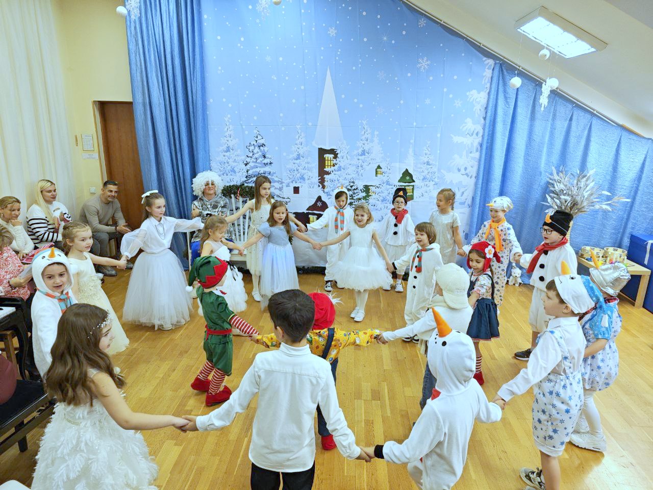 Новогодний утренник в детском саду &amp;quot;МАШенька&amp;quot;
