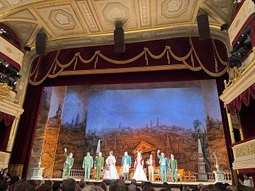  8Б в Малом театре: «Ревизор» – комедия вне времени