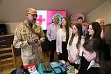 Легендарный военный врач с позывным "Кохер" встретился с учениками