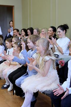 Тепло сердец и море улыбок: как в нашей школе отметили 8 Марта 