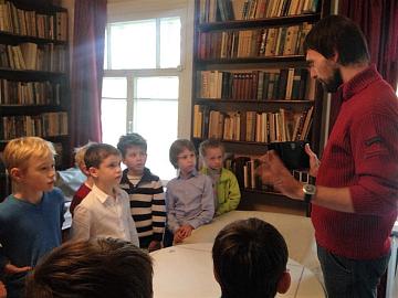 Первоклассники в музее-усадьбе К.И. Чуковского в Переделкино