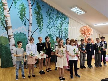 Тепло сердец и море улыбок: как в нашей школе отметили 8 Марта 