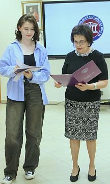 Торжественная церемония вручения аттестатов выпускникам 9-х классов