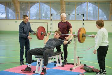 Не перевелись богатыри на земле русской!