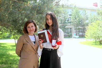 Торжественное вручение аттестатов 11 классникам