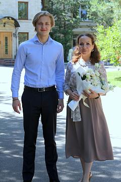 Вручаем аттестаты 9-и классникам