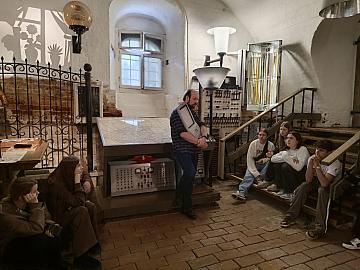  Свет сквозь века: экскурсия 8А и 8Б классов