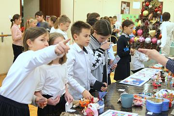 Новогодняя благотворительная ярмарка