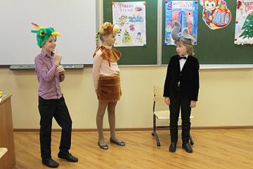 Новый год шагает по Международной Английской Школе.
