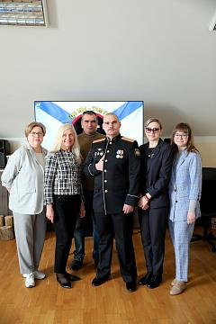 Встреча с офицером!