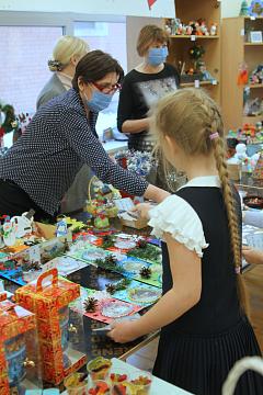 Новогодняя благотворительная ярмарка