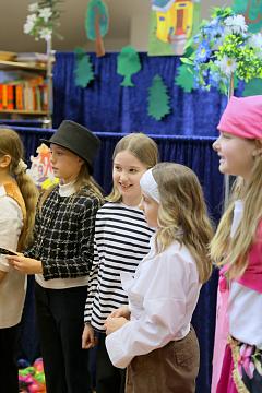 Тепло сердец и море улыбок: как в нашей школе отметили 8 Марта 