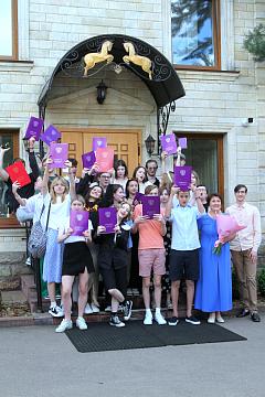 Торжественная церемония вручения аттестатов выпускникам 9-х классов