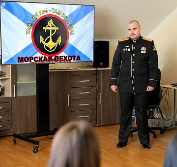 Встреча с офицером!