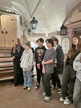  Свет сквозь века: экскурсия 8А и 8Б классов