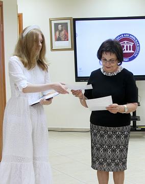 Торжественная церемония вручения аттестатов выпускникам 9-х классов