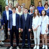 Торжественное вручение аттестатов 