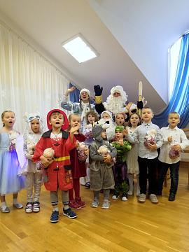 В детском саду «Машенька» прошел новогодний праздник.
