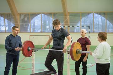 Не перевелись богатыри на земле русской!
