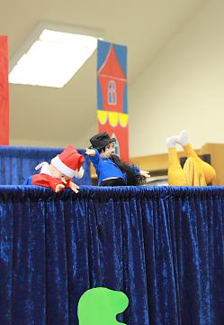 кукольнsq театр «Дорогою добра»