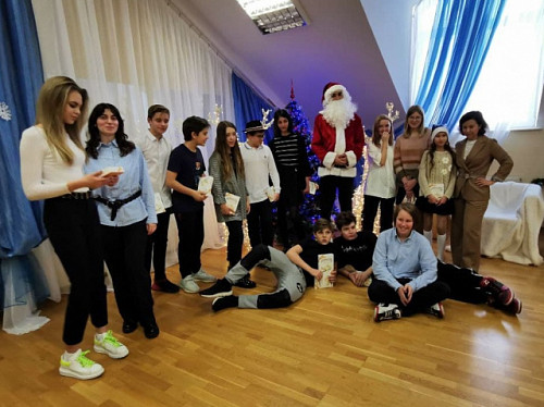 MAGGIC SANTA'S GROTTO