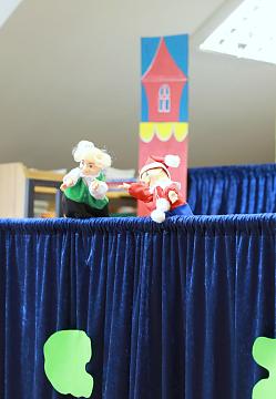 кукольнsq театр «Дорогою добра»