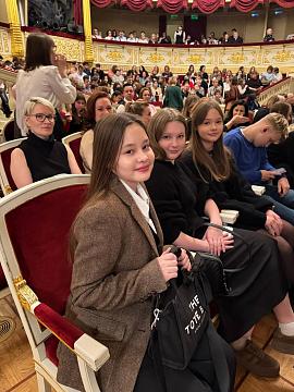  8Б в Малом театре: «Ревизор» – комедия вне времени