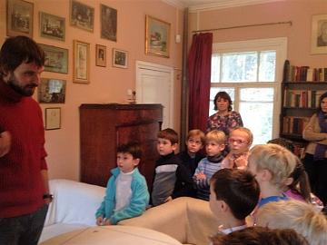 Первоклассники в музее-усадьбе К.И. Чуковского в Переделкино