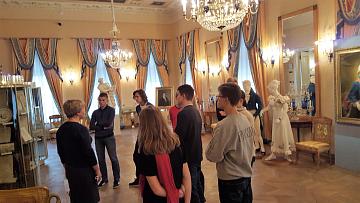 Старшеклассники в Государственном литературном музее А.С. Пушкина