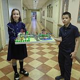 Безопасность на дорогах: как ученики 5 «А» помогают малышам