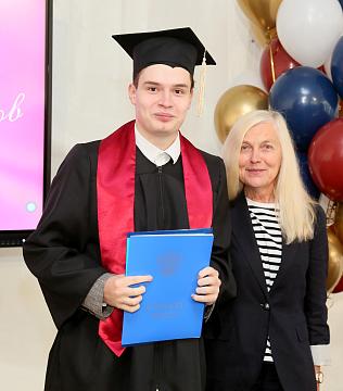 Вручение аттестатов выпускникам 11 класса