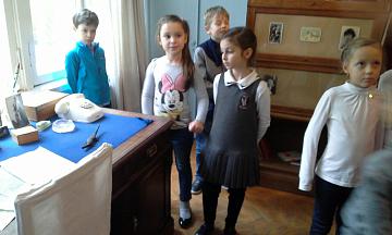 Первоклассники в музее-усадьбе К.И. Чуковского в Переделкино