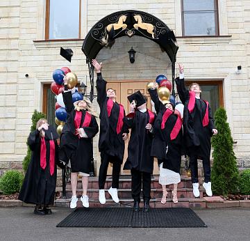 Вручение аттестатов выпускникам 11 класса