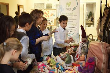 Волонтёры в помощь детям-сиротам!